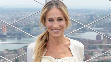 sarah jessica parker boob|Sarah Jessica Parker makes candid comments about plastic surgery